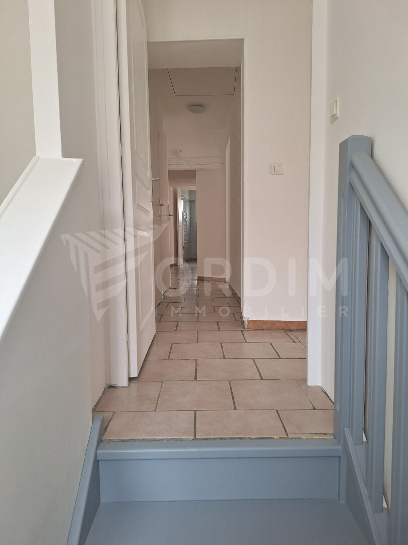 Photo Neuvy sur Loire - Beau F3 rénové image 1/6