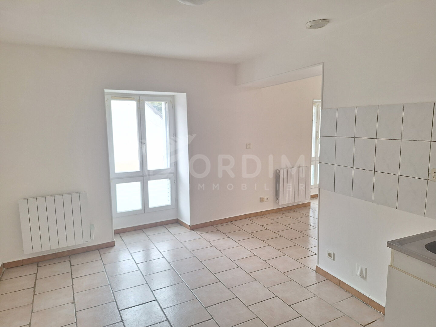 Photo Neuvy sur Loire - Beau F3 rénové image 5/6