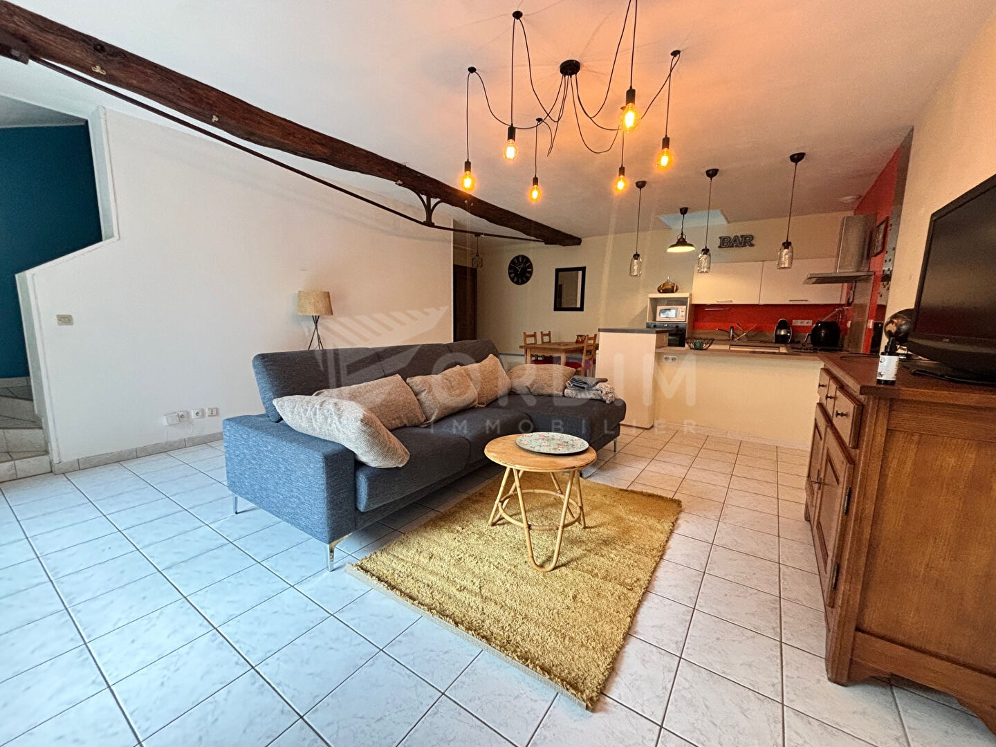 AUXERRE, appartement entièrement meublé de  4 pièce(s) 93m2