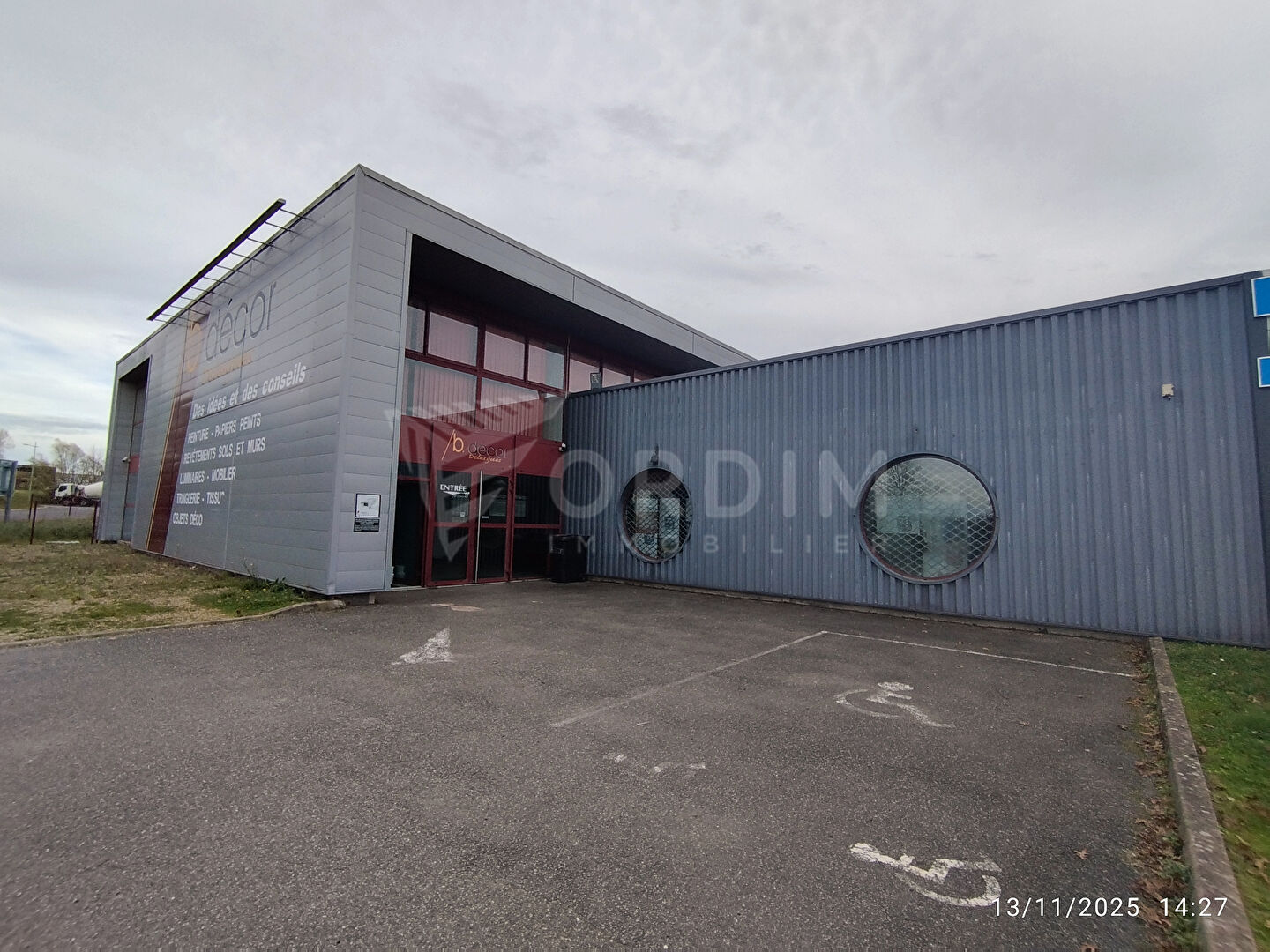 COSNE SUR LOIRE - ULTRA VISIBILITE - ZONE COMMERCIALE - LOCAL DE 288M²