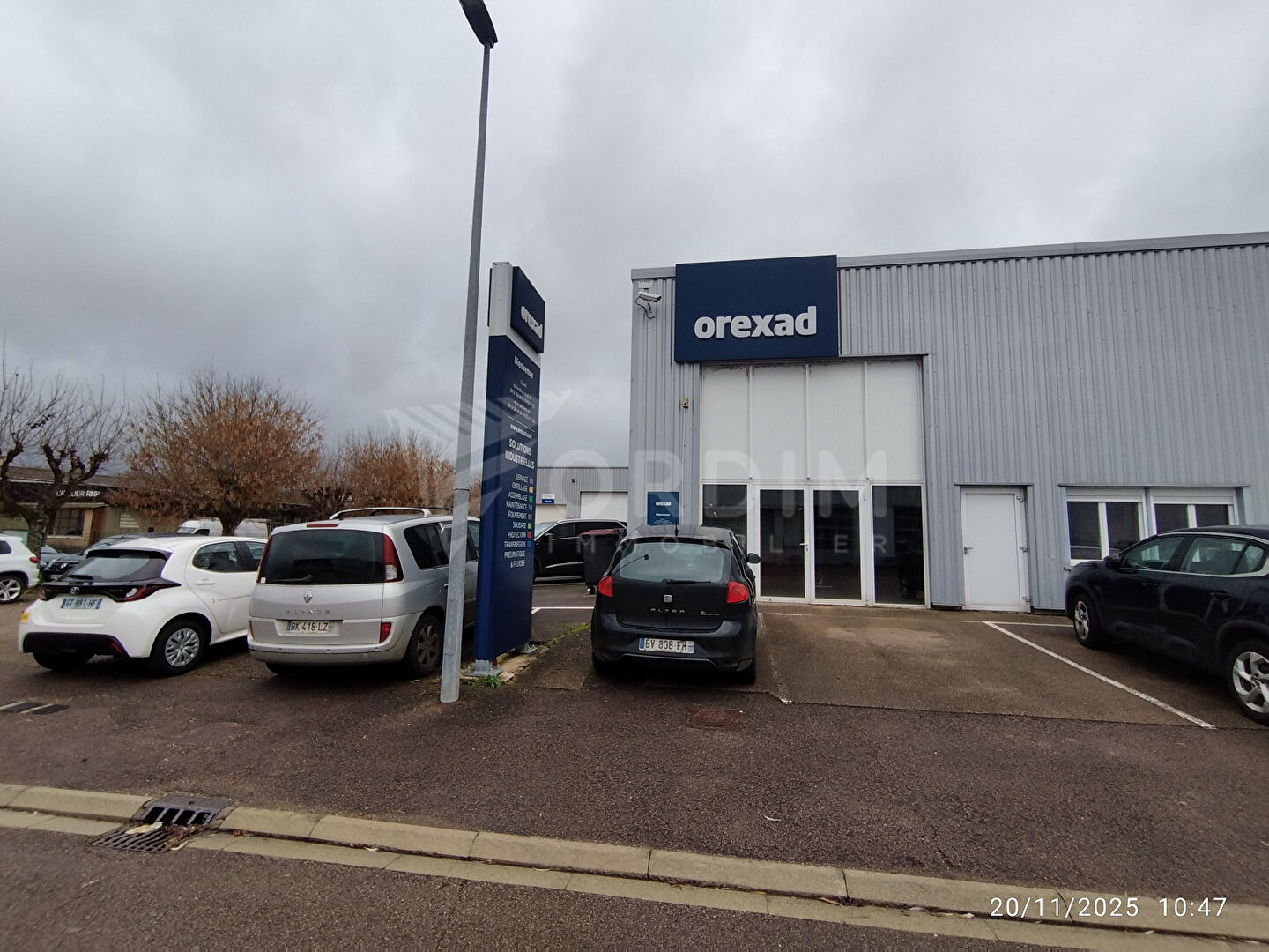 AUXERRE - SECTEUR AV JEAN MERMOZ - LOCAL COMMERCIAL DE 420M² PARKING