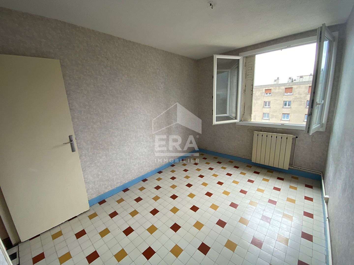 Photo BAGNOLS SUR CEZE APPARTEMENT T4 TRAVERSANT NORD/SUD image 4/6