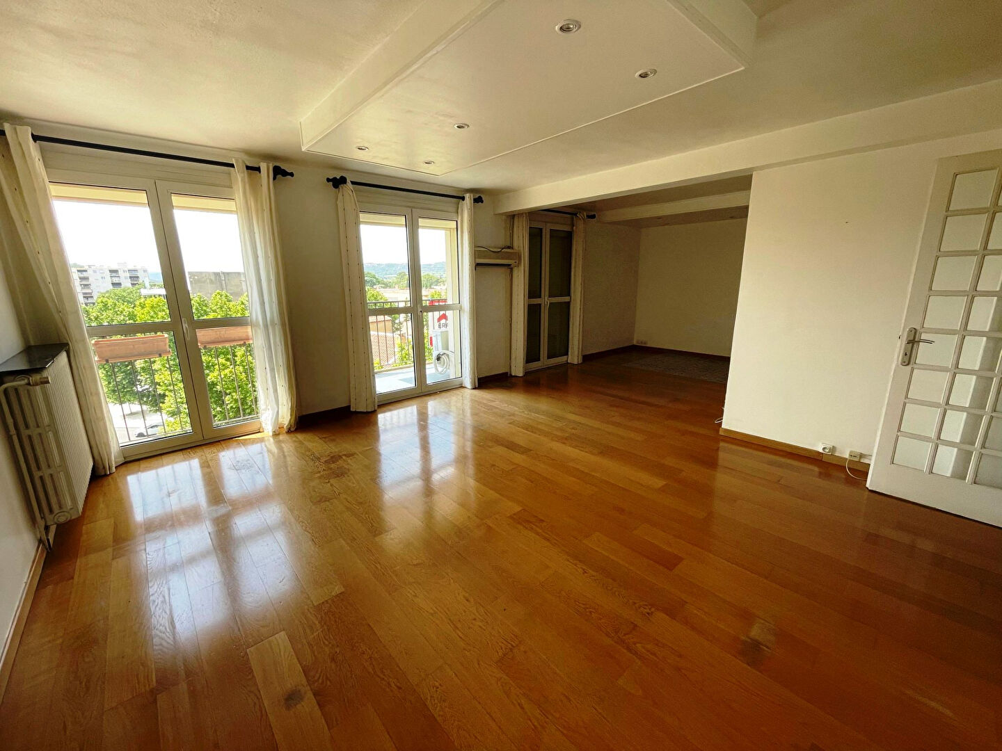 APPARTEMENT T4 BAGNOLS SUR CEZE CENTRE