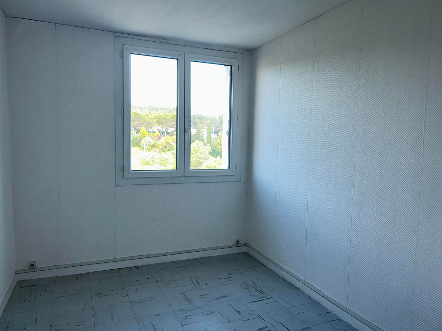 Photo APPARTEMENT T3 de 48m² ST NAZAIRE (GARD) image 6/6