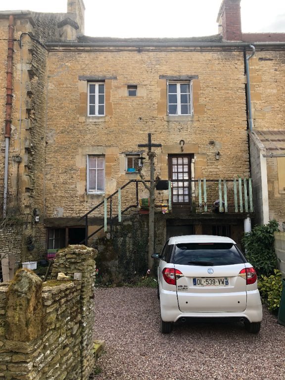 Maison de bourg  4 pièces 80 m2 à rénover