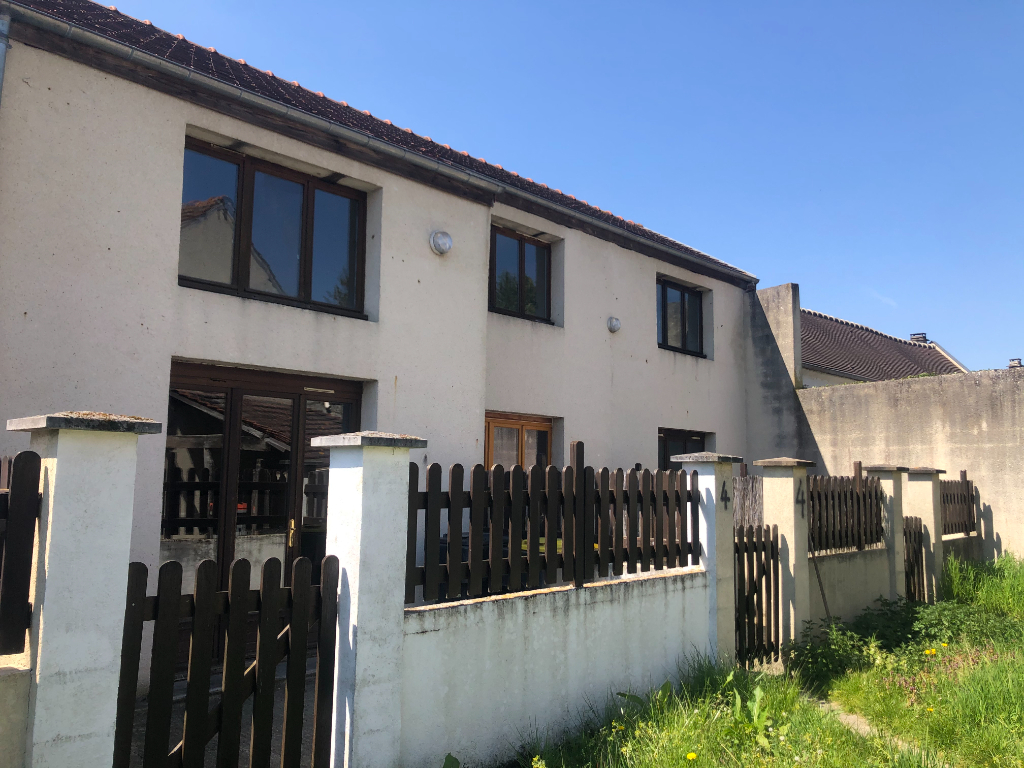 Maison F2 à LONGUEIL-SAINTE-MARIE