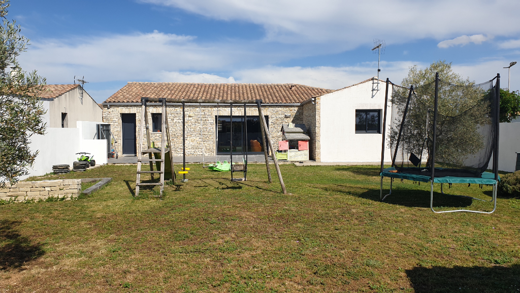 NUAILLE D AUNIS : maison 4 pièces à vendre