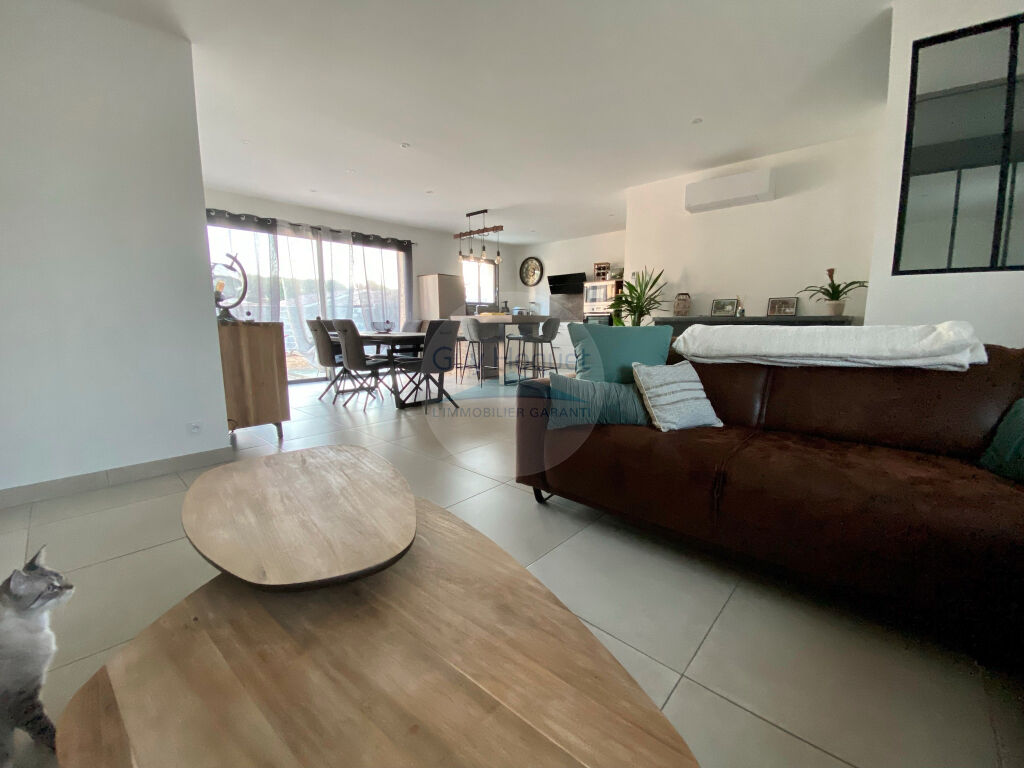 Vente : maison 4 pièces (96 m²) à FERRIERES