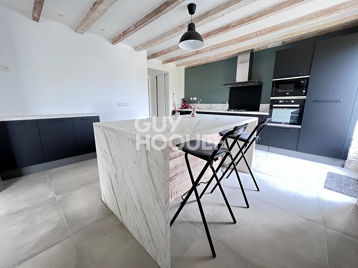 SAINT CYR DU DORET : maison 4 pièces (179 m²) en vente