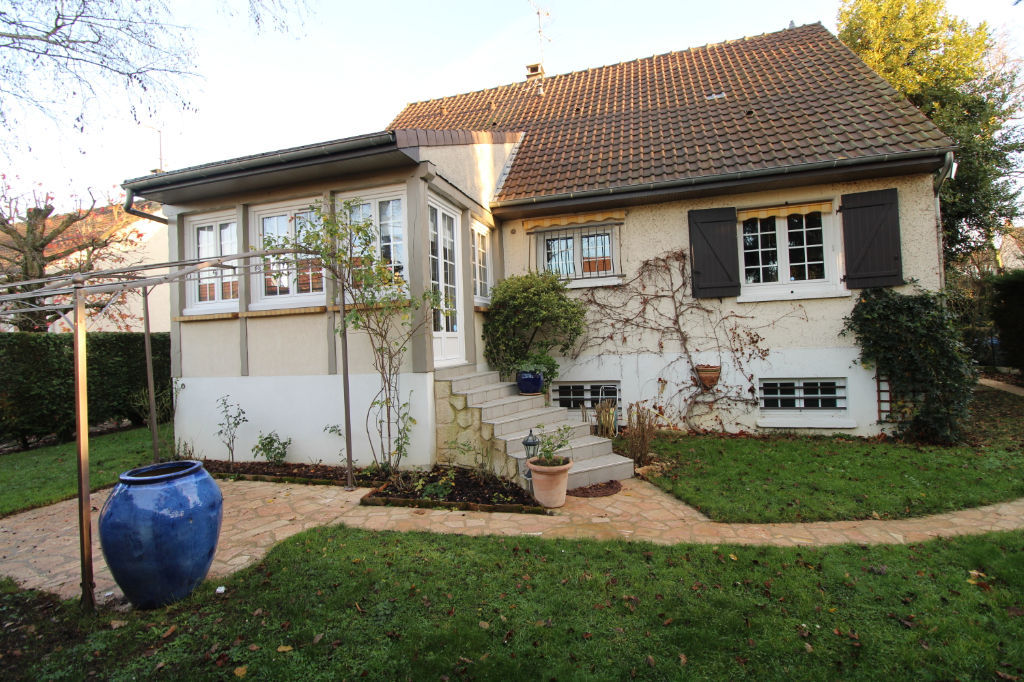 Maison Brie Comte Robert