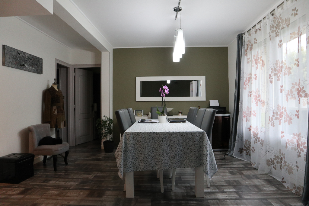 À vendre, à TINQUEUX (51430) un appartement de type 4