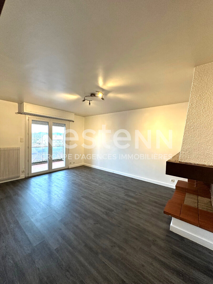 Carcassonne appartement deux pièces dernier étage avec terrasse vue cité