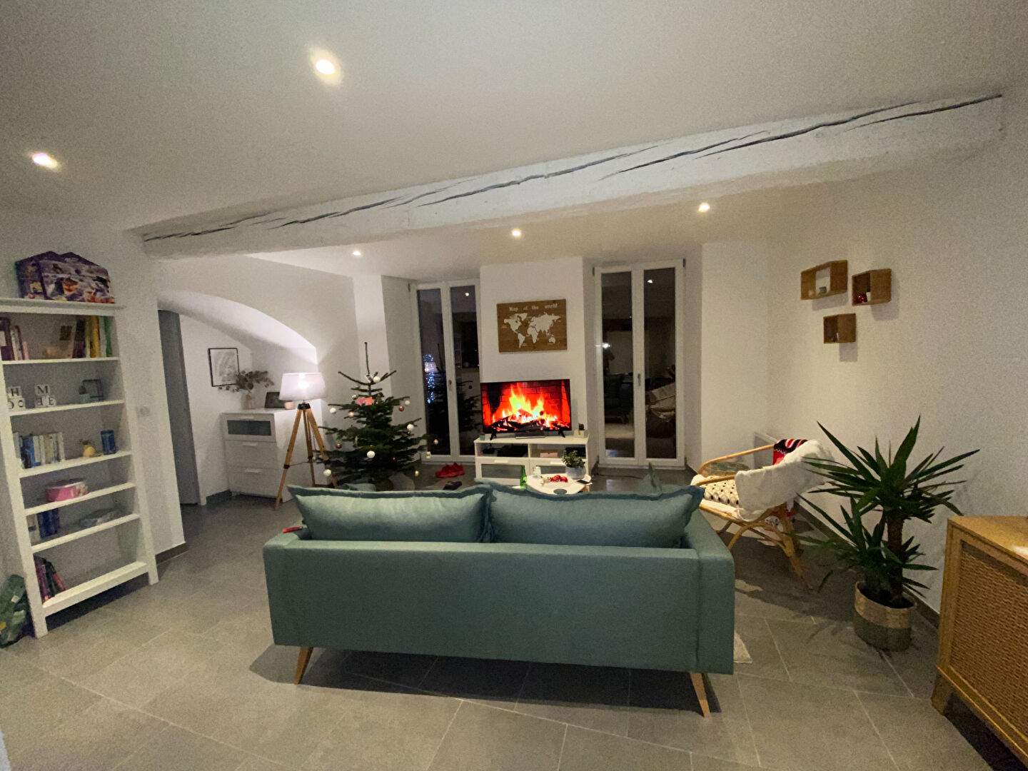 Photo Appartement T2 bis avec terrasse de 16 m² face au château, centre village et commerces image 6/6