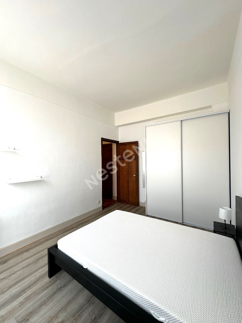 Photo T2 meublé 43 m² à louer - Ascenseur, Square Gambetta, Carcassonne image 6/6