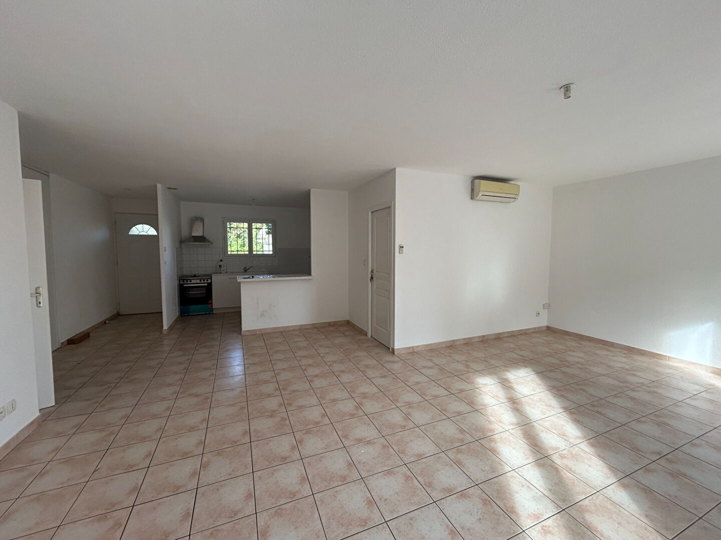 Photo CARCASSONNE  SUD - Maison 88 m² - type 4 - jardin garage. image 3/6