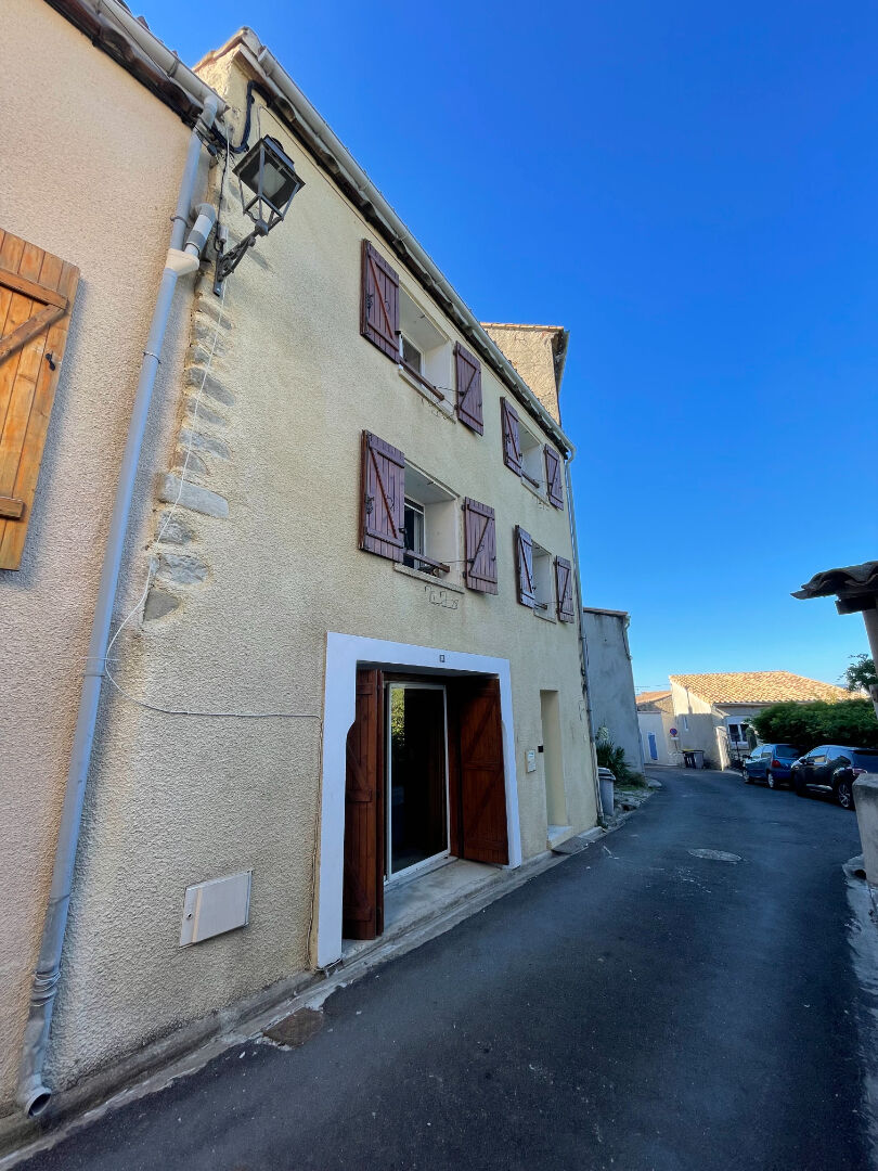 Photo Maison de village T5 de 98m² sur trois niveaux avec vue dégagée à Preixan, près de Carcassonne image 1/6
