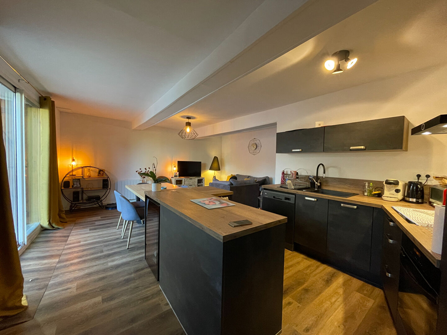 Photo Maison de village T5 de 98m² sur trois niveaux avec vue dégagée à Preixan, près de Carcassonne image 3/6