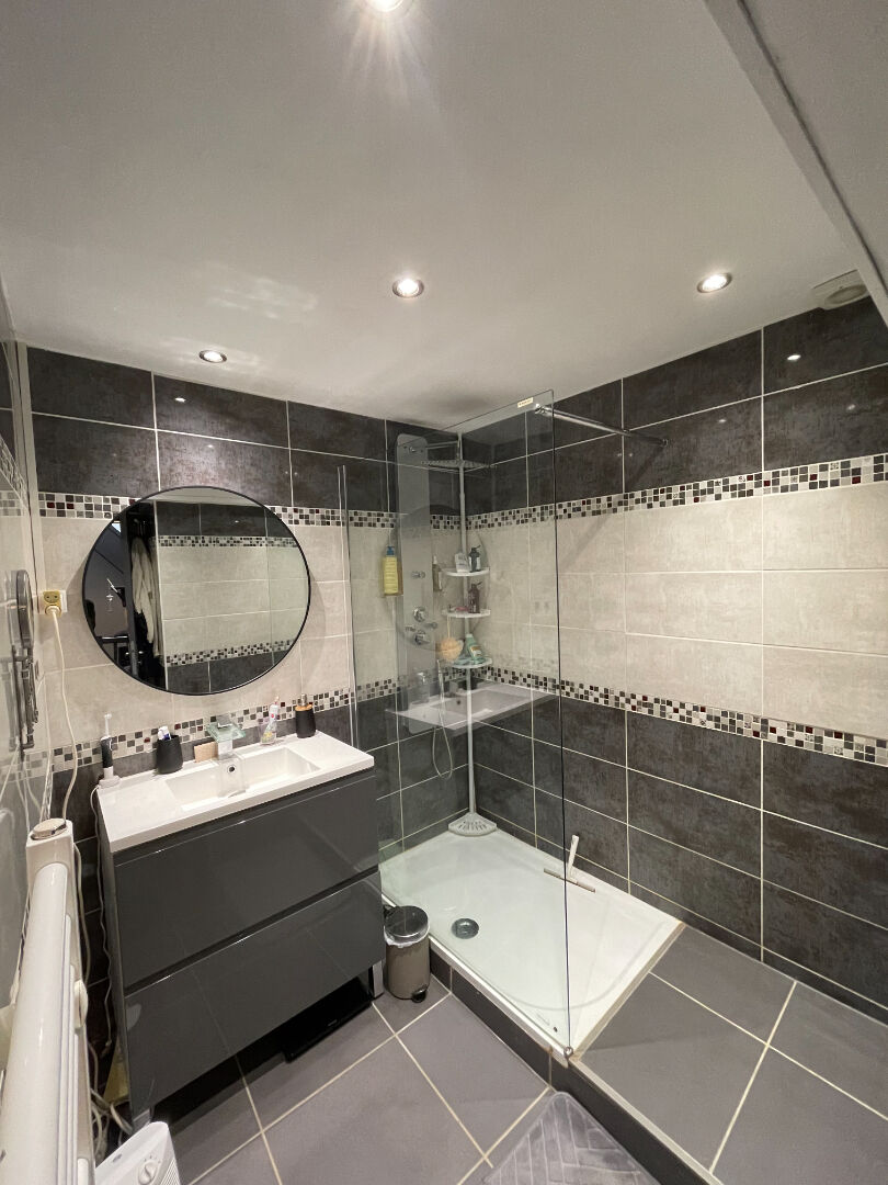 Photo Maison de village T5 de 98m² sur trois niveaux avec vue dégagée à Preixan, près de Carcassonne image 5/6