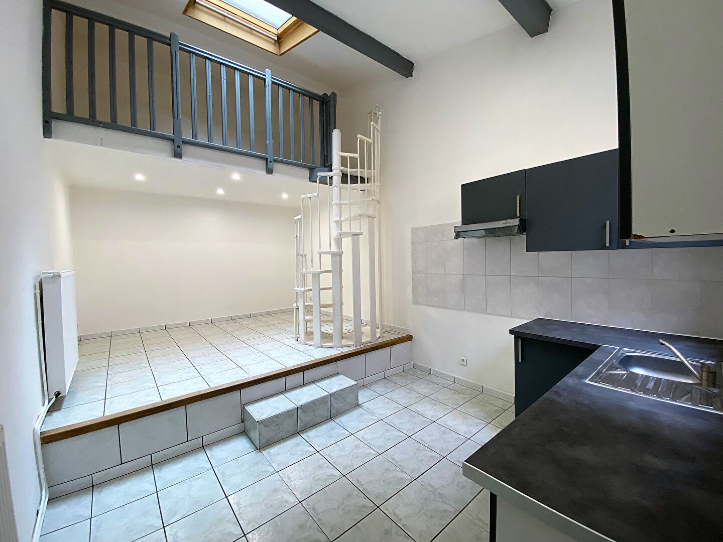 Maison de ville 80 m² à Carcassonne Bastide Saint Louis avec terrasse et location en cours