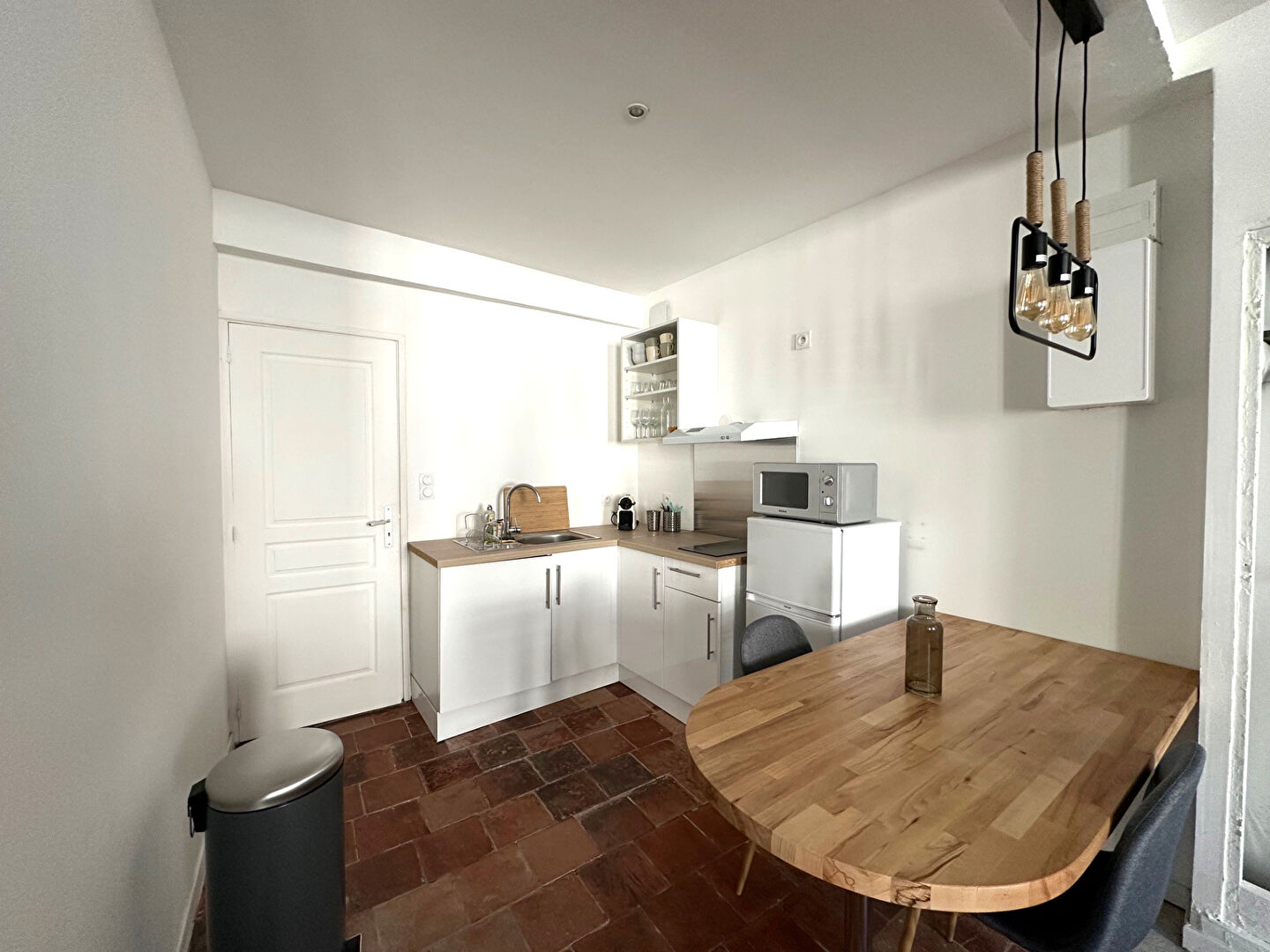 Photo Appartement T2 meublé 1er étage Bastide Carcassonne avec séjour et grande chambre équipée image 4/6