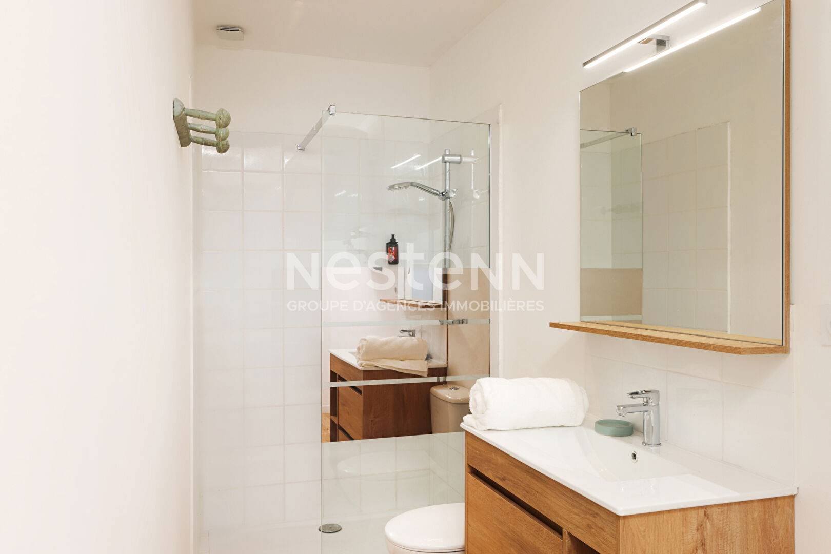 Photo Duplex T3 meublé avec deux chambres disposant chacune d'une salle d'eau au coeur de la Bastide à Carcassonne image 6/6