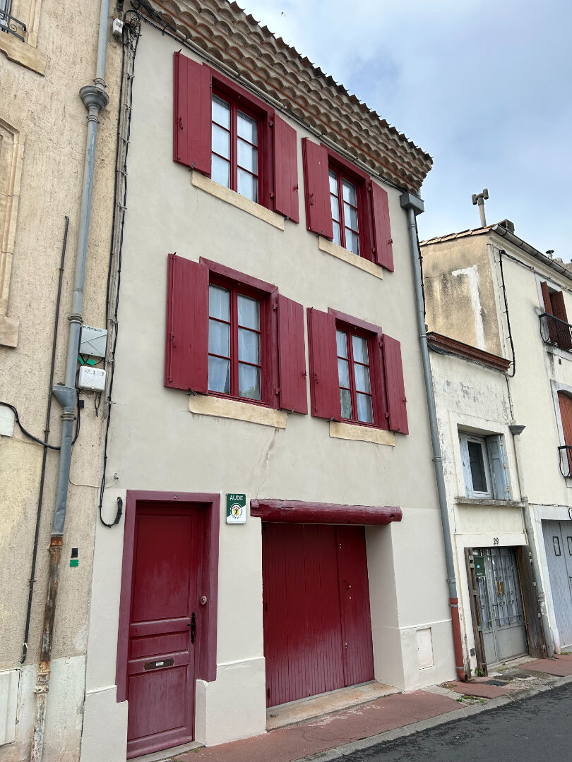 Photo Maison meublée sur trois niveaux avec garage, deux chambres et bureau centre Carcassonne image 2/6