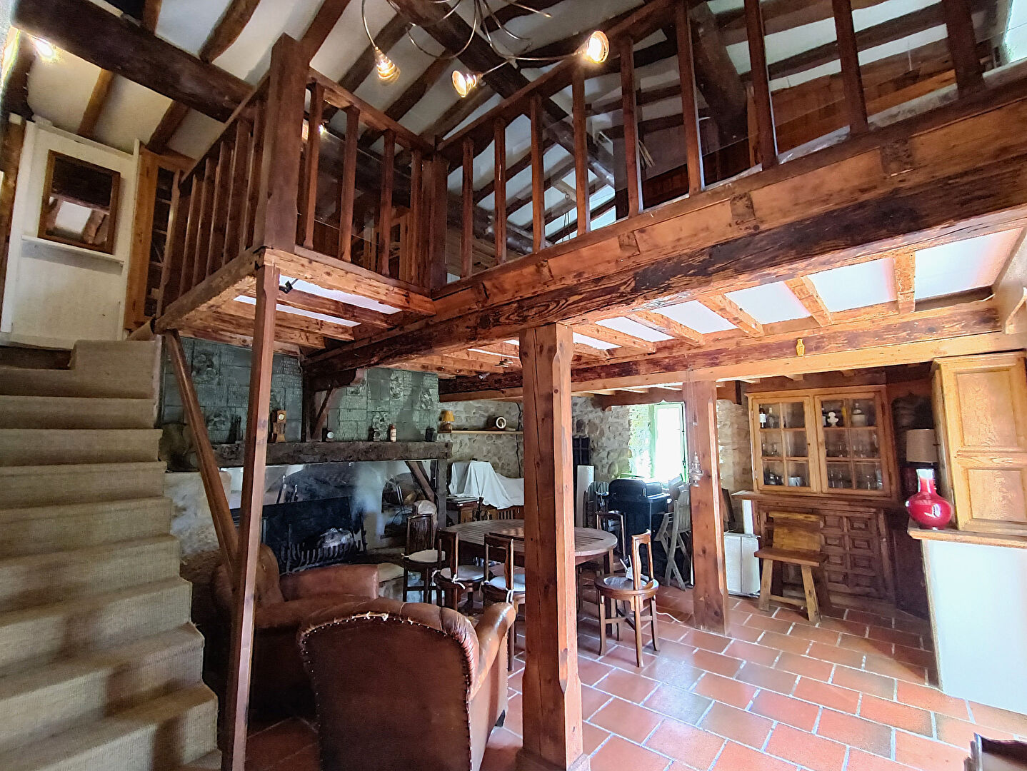 Photo Maison en pierre de 192 m² sur 6000 m² avec piscine, verger et dépendance image 4/6