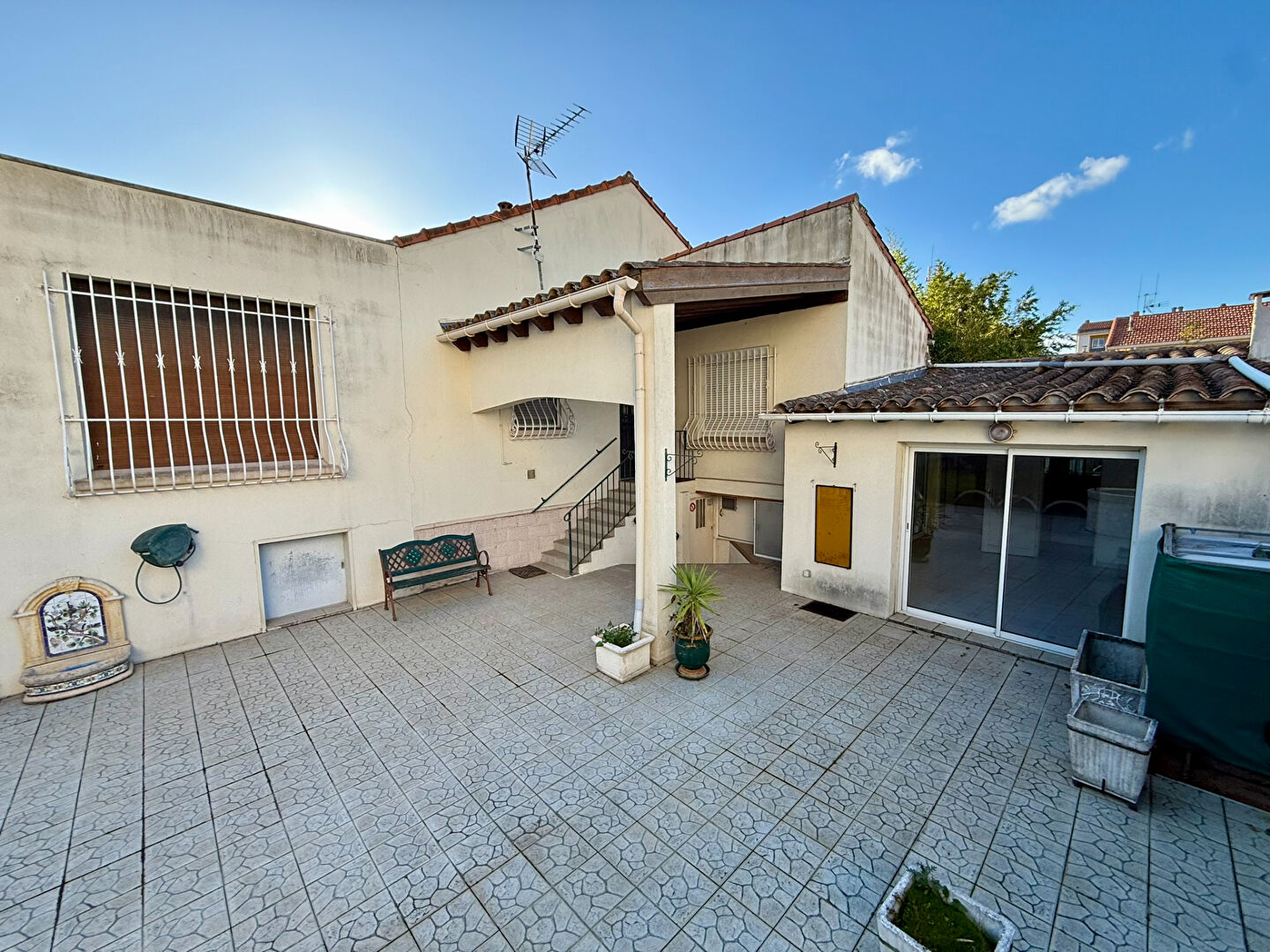 Photo Grande maison de ville avec garage double, studio indépendant et jardin à Carcassonne image 4/6