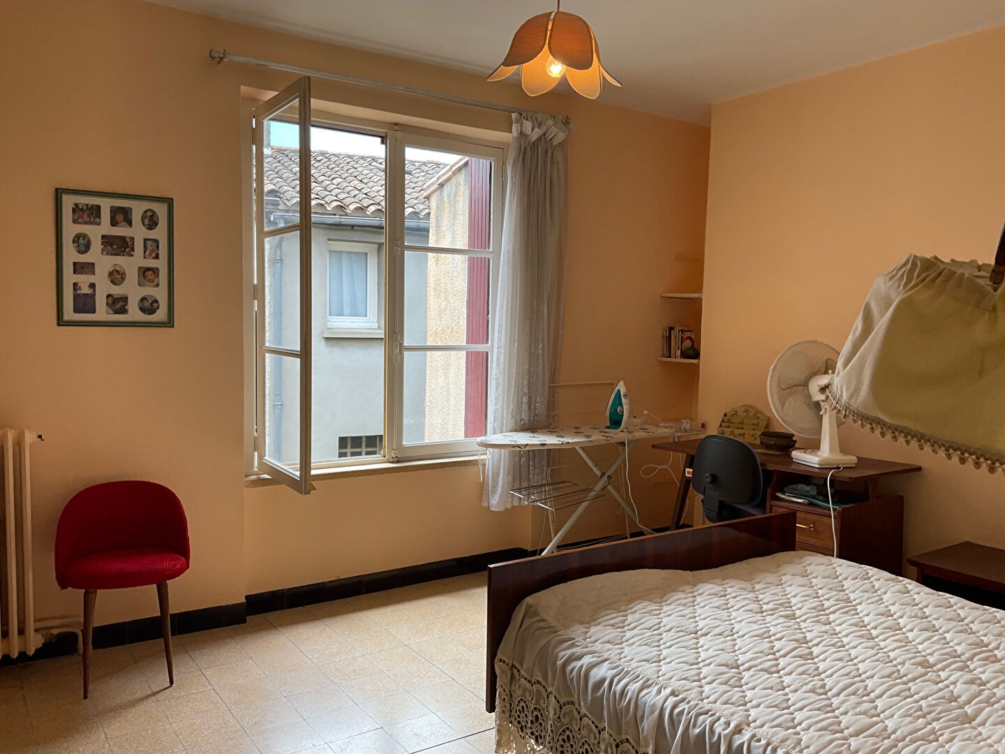 Photo Maison de village à vendre près de Carcassonne avec terrasse, cour et trois chambres image 4/6