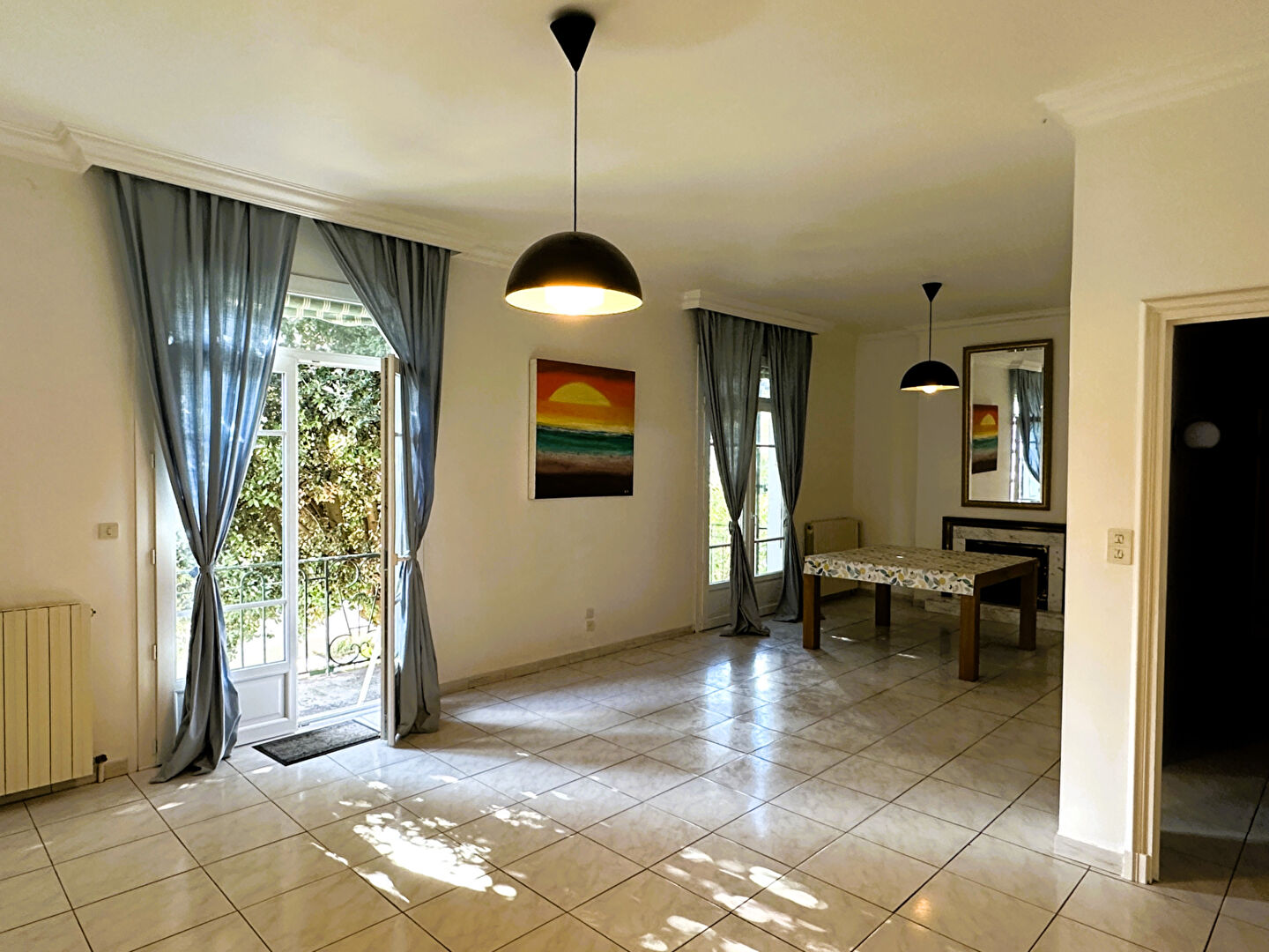 Photo Maison 3 faces de 142 m² sur 368 m² avec jardin, garage et balcon filant image 4/6