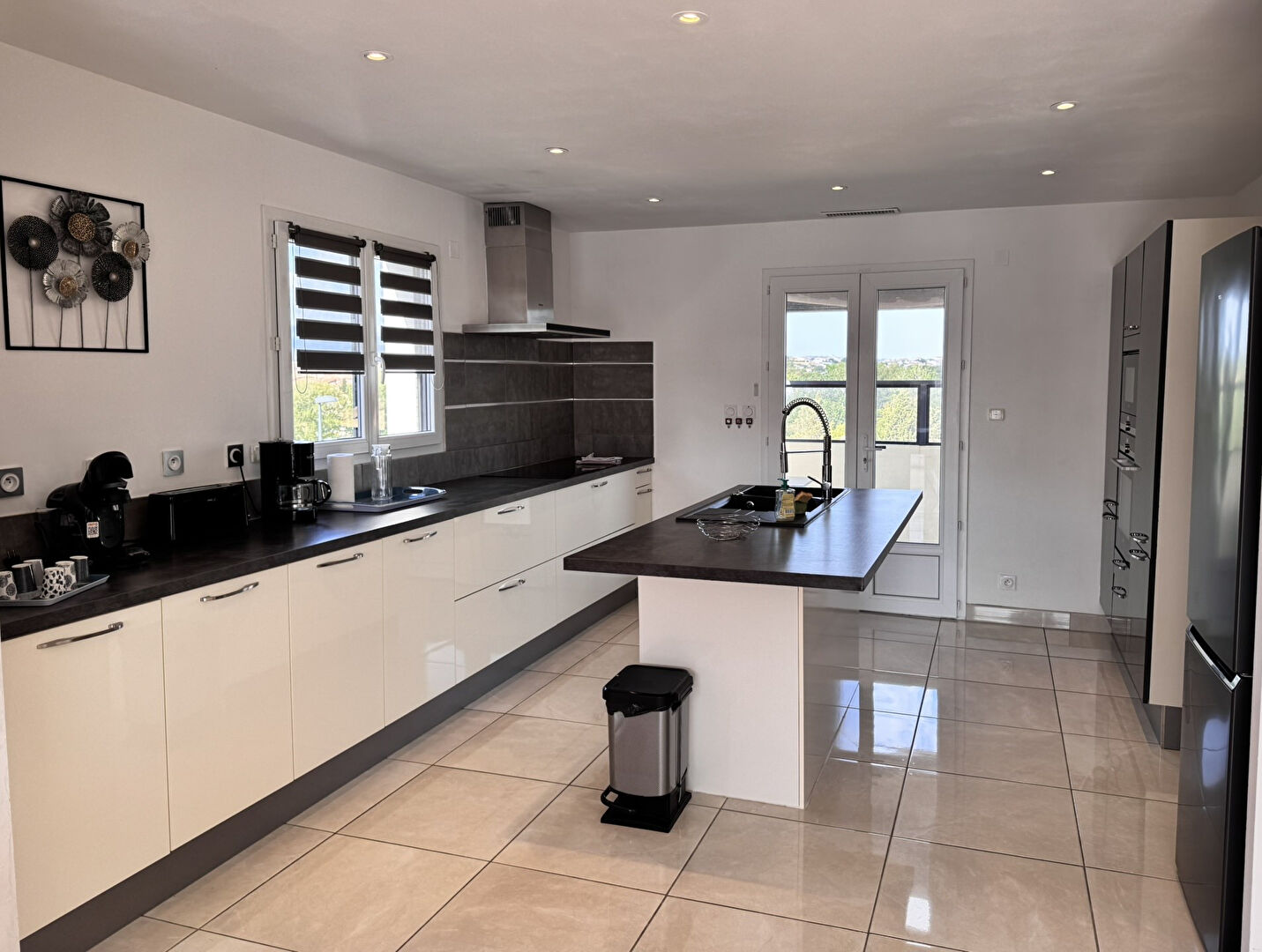 Photo Pavillon récent de 145 m² à 10 min de Carcassonne avec vue, jardin et garage image 5/6