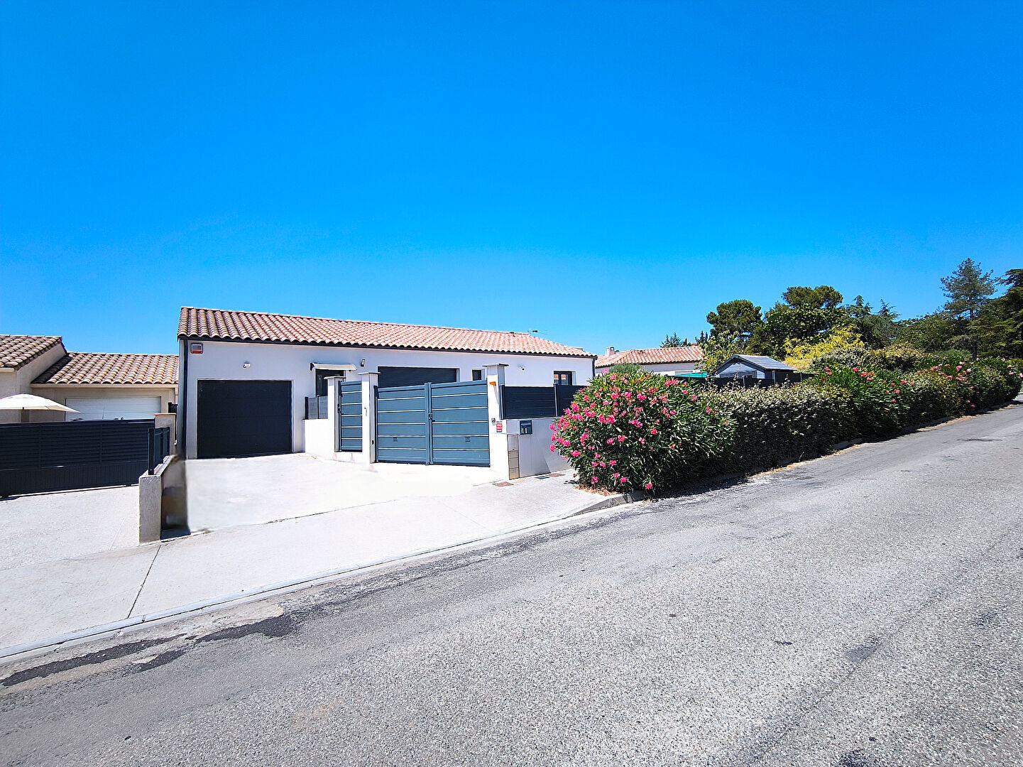 Photo Maison RT2020 plain-pied 4 chambres avec piscine jardin et pool house à Lavalette image 3/6