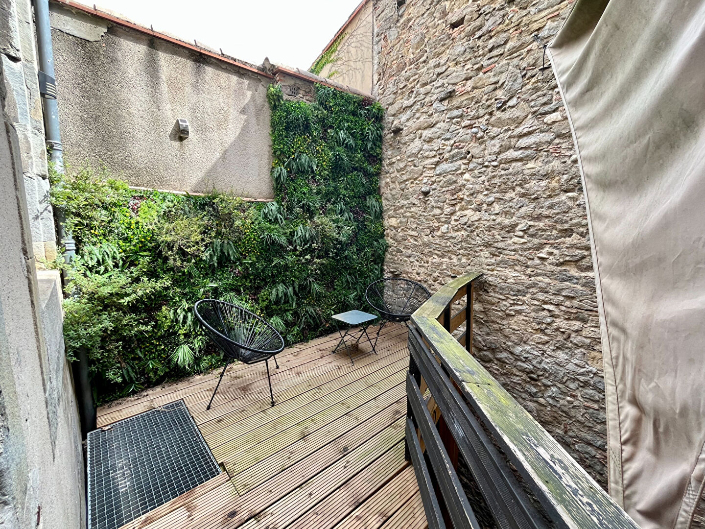 Appartement T2 traversant avec garage double stockage terrasse et patio à vendre Carcassonne Bastide