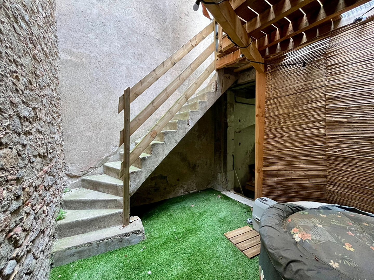 Photo Appartement T2 traversant avec garage double stockage terrasse et patio à vendre Carcassonne Bastide image 3/6