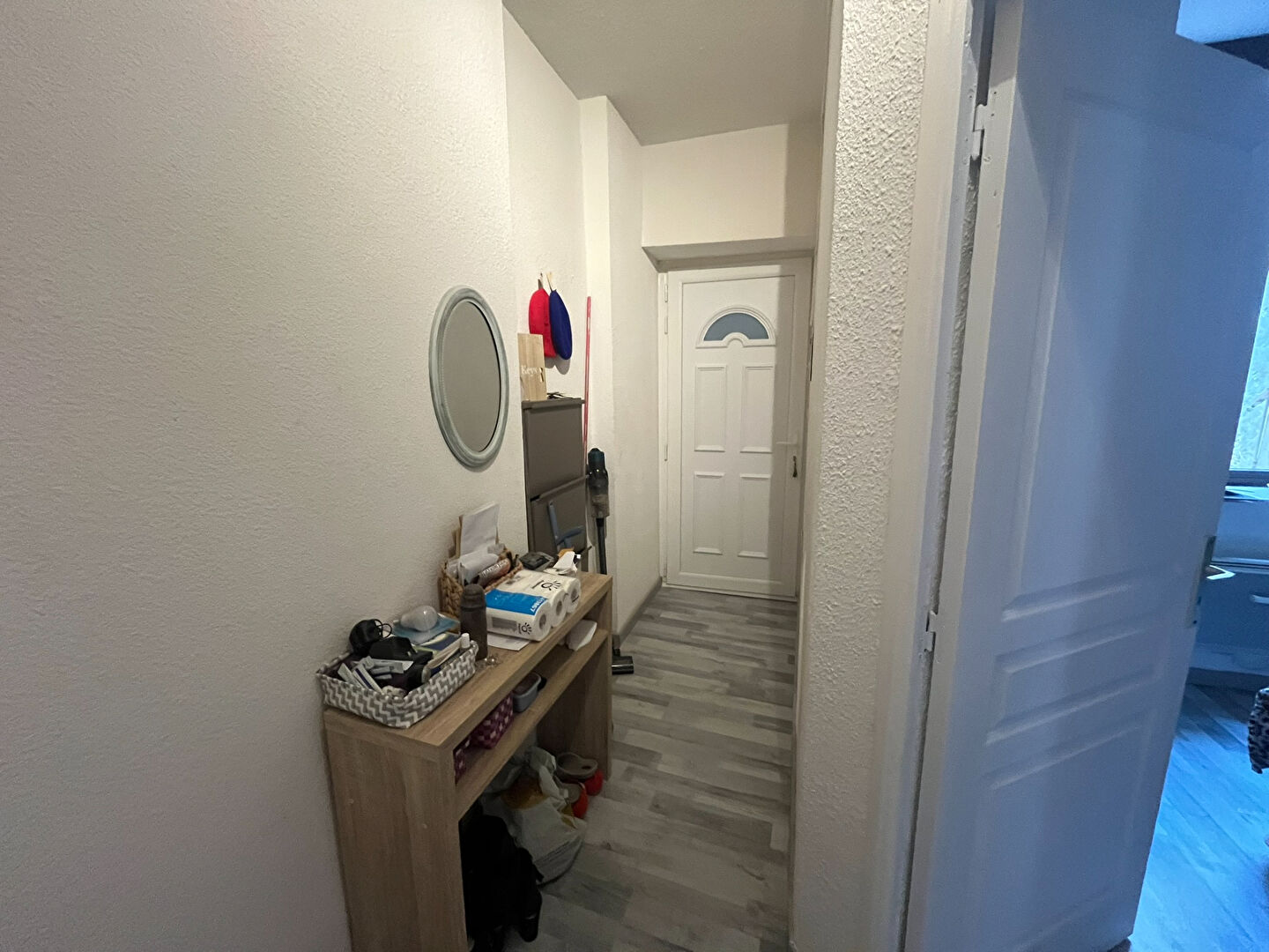 Photo Immeuble centre-ville Carcassonne composé local commercial et deux appartements avec cour cave et bon potentiel image 4/6