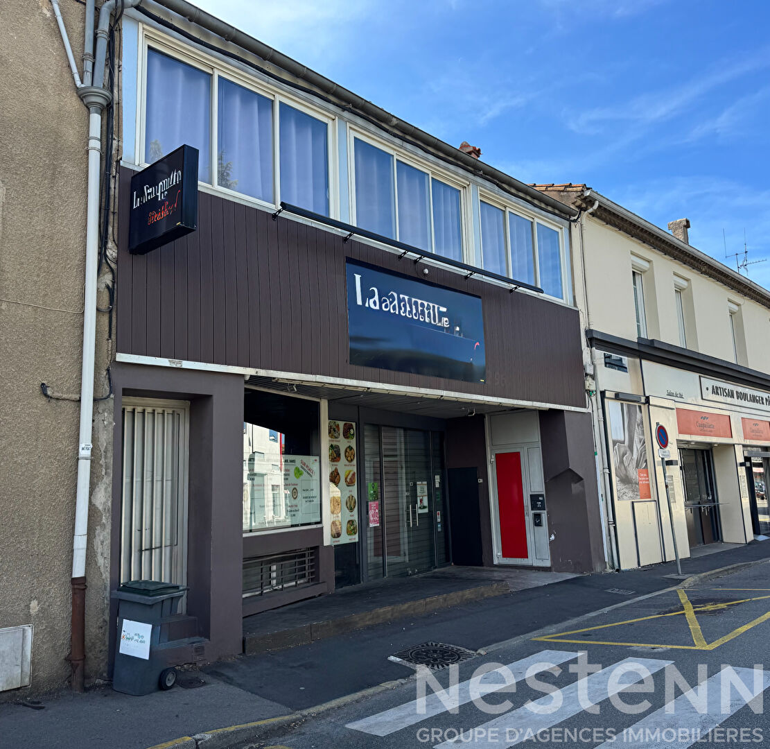Vente immeuble Carcassonne comprenant local commercial loué 1912 euros et logement 115 m² avec terrasse