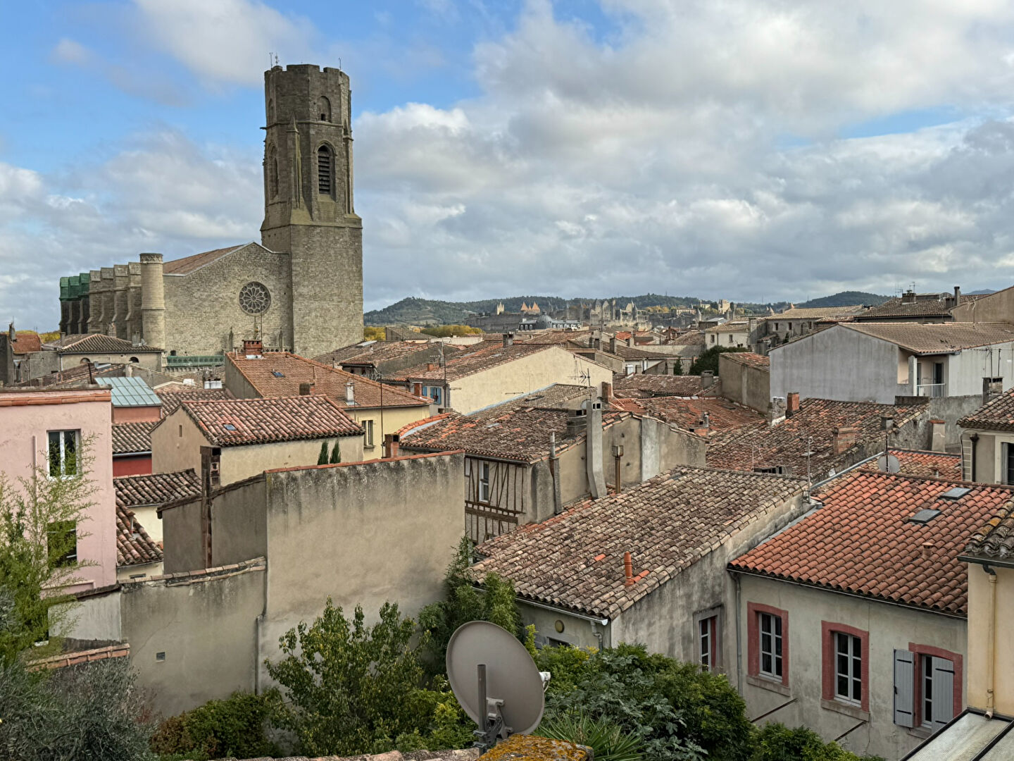 Photo Immeuble de rapport Carcassonne 4 appartements loués 220 m² bon emplacement image 2/4