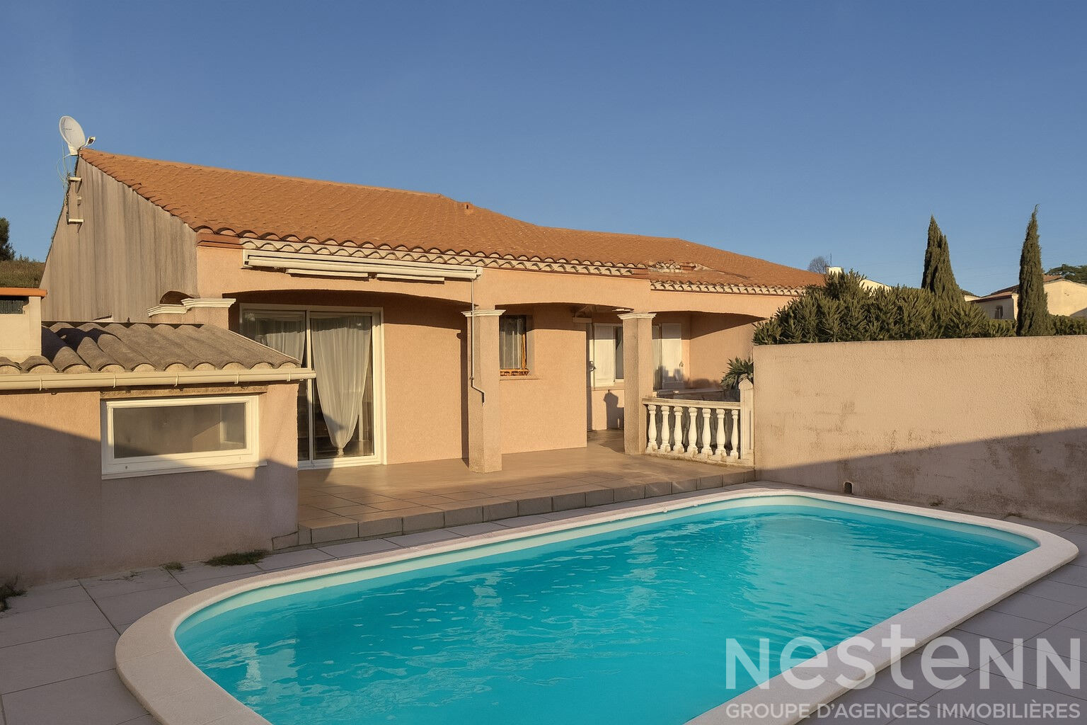 Pavillon plain-pied quatre faces avec terrain piscine dépendance et bonne exposition à Cazilhac proche Carcassonne