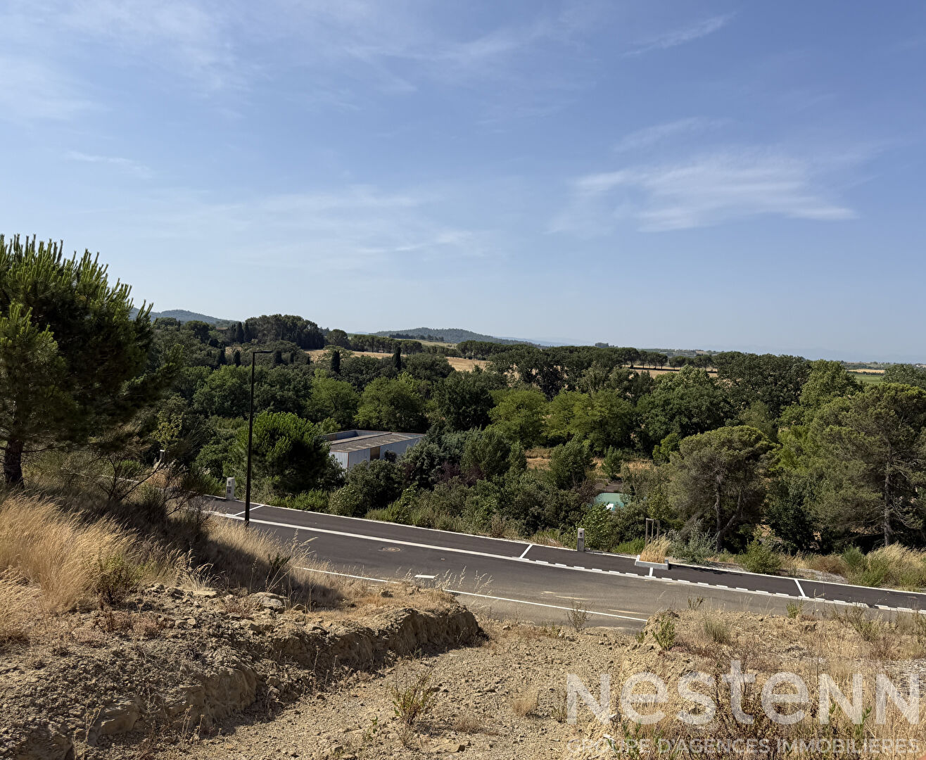 CARCASSONNE ? Grand terrain à bâtir viabilisé de 750 m² aux Balcons de Rivoire