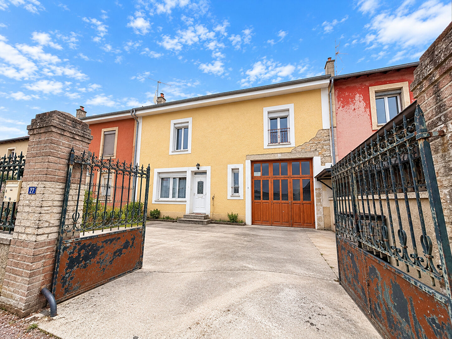 Maison de plus de 119m2- Roches Bettaincourt, 3 chambres, terrain, garage