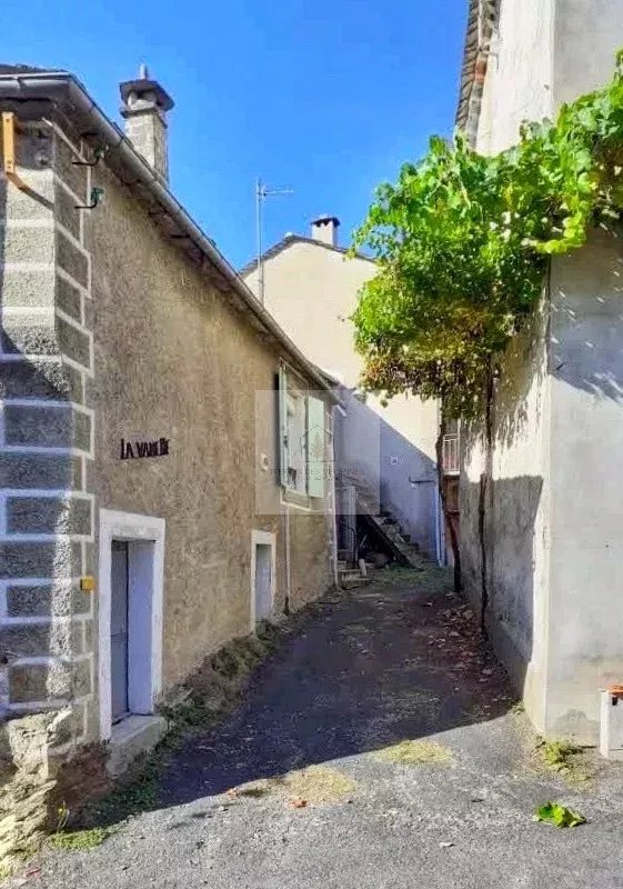 Maison De Village