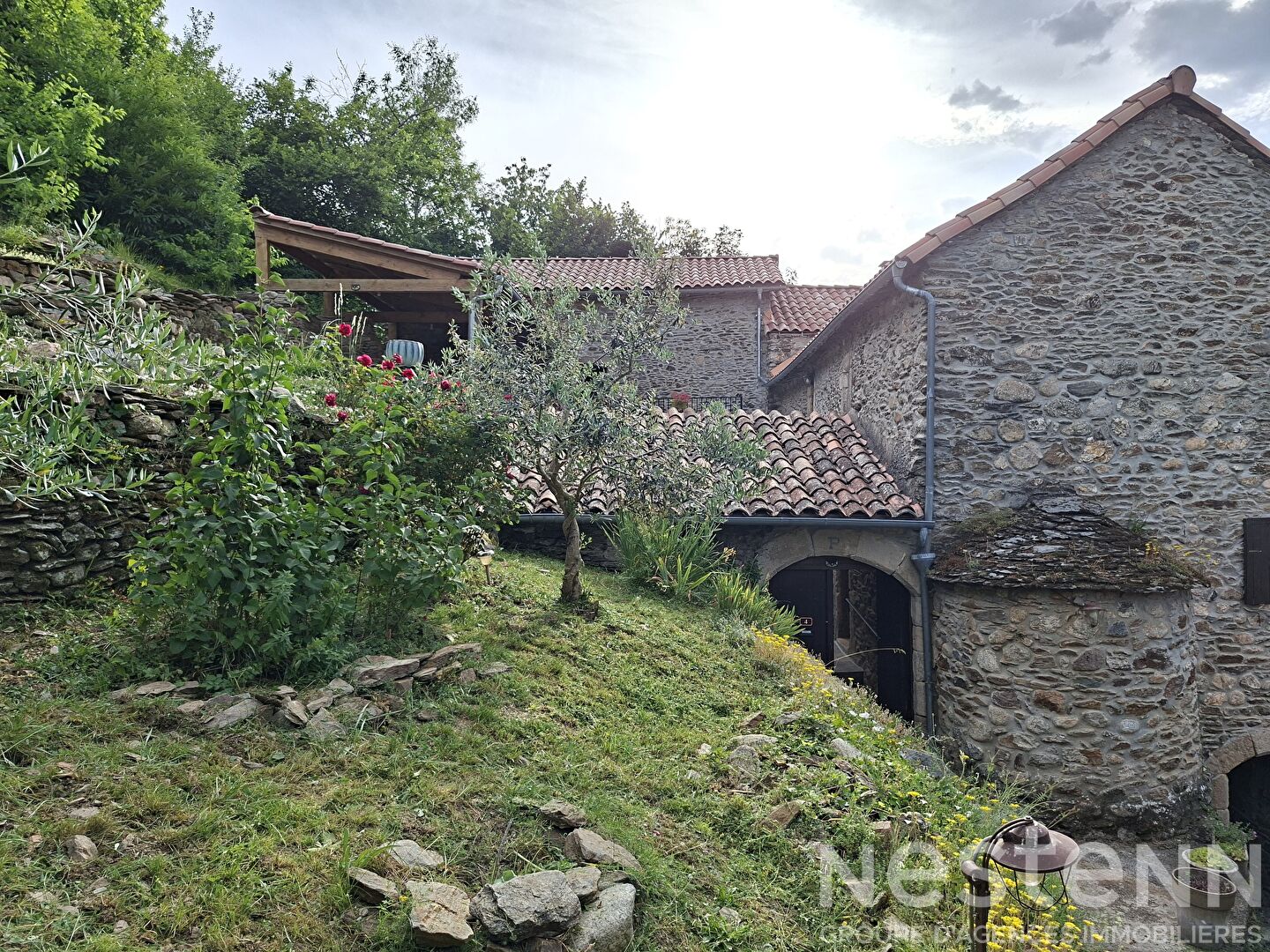 Maison d'Exception à Vendre à Sénéchas - Calme et Vue Magnifique