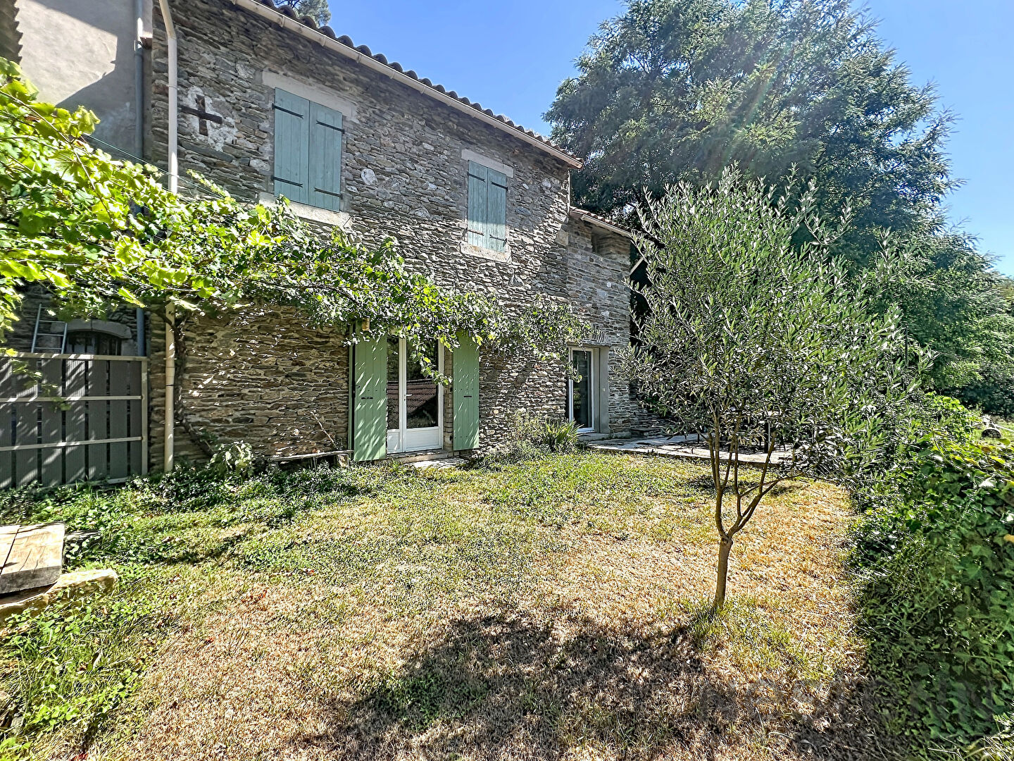 Maison de village en pierre rénovée, 90 m2, à Saint-Michel-de-Dèze