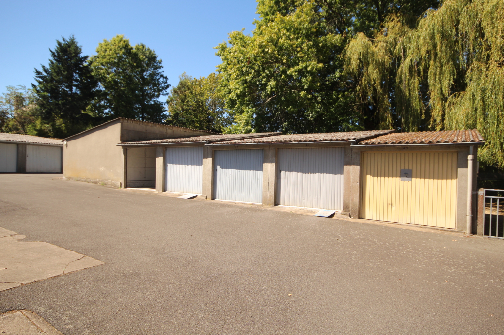 A VENDRE NANTES/ CONTRIE /GARAGE Nantes 44100