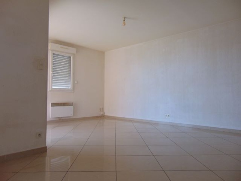 Photo T4 Agde  - 75 m² avec terrasse, garage et parking. image 4/6