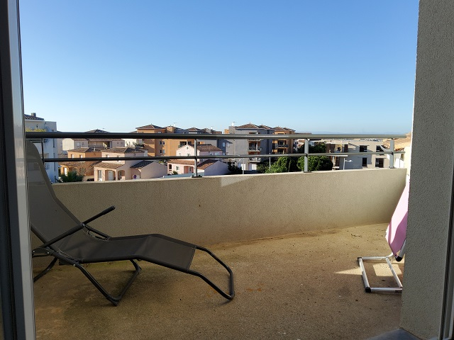 T2 de - 42 m² environ avec terrasse et parking