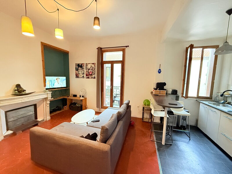 Grand appartement  de  54m²  environ .