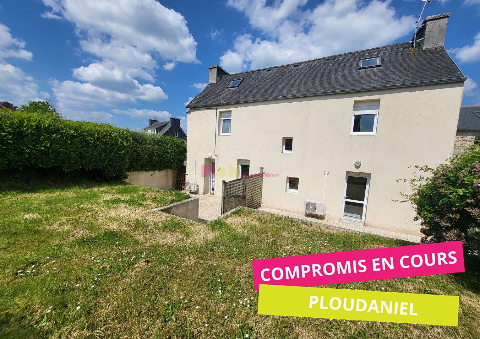 Maison divisée en 2 logements - Ploudaniel