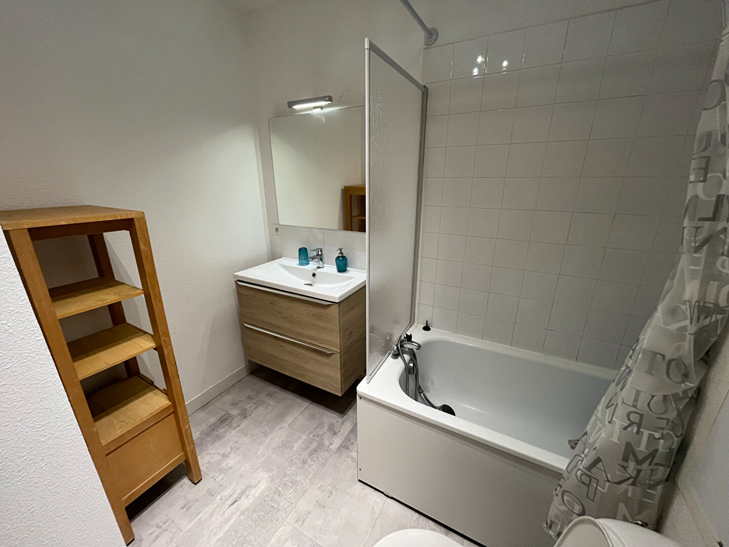 Photo Studio de 18.53 m2 SECTEUR CENTRE 2/ BELLEVUE image 2/4