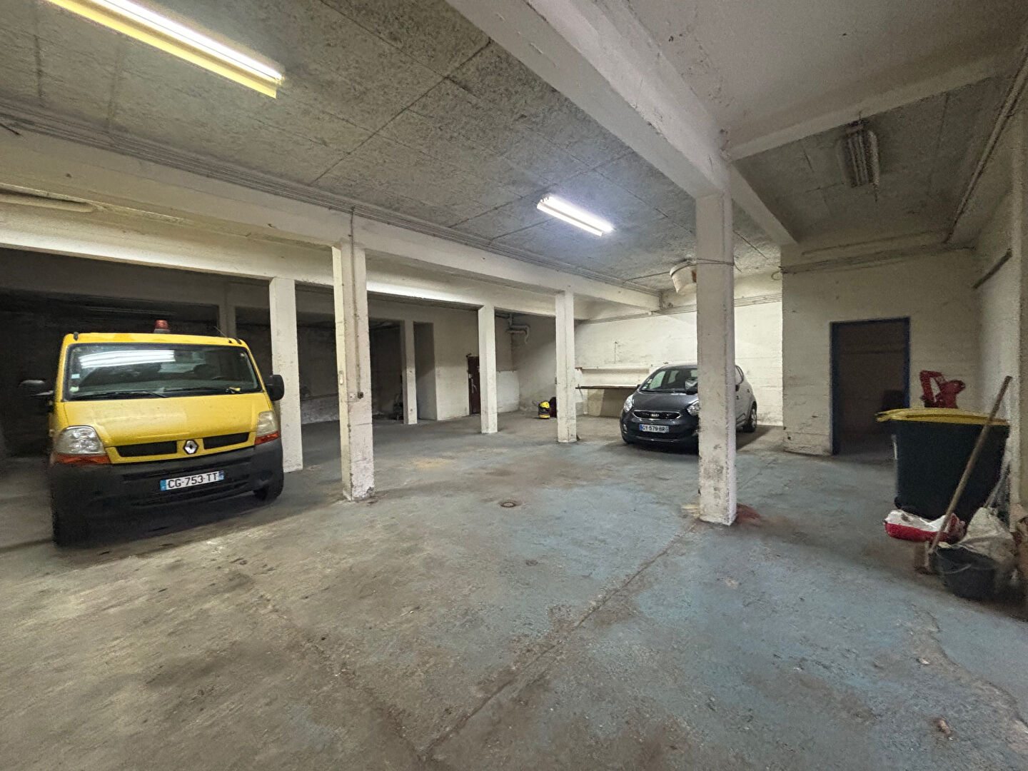 Photo Dépot Saint Etienne 250 m2 image 2/5